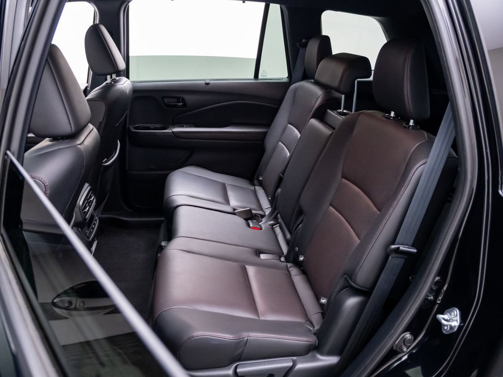 Certified 2024 Honda Passport Black Edition image 17