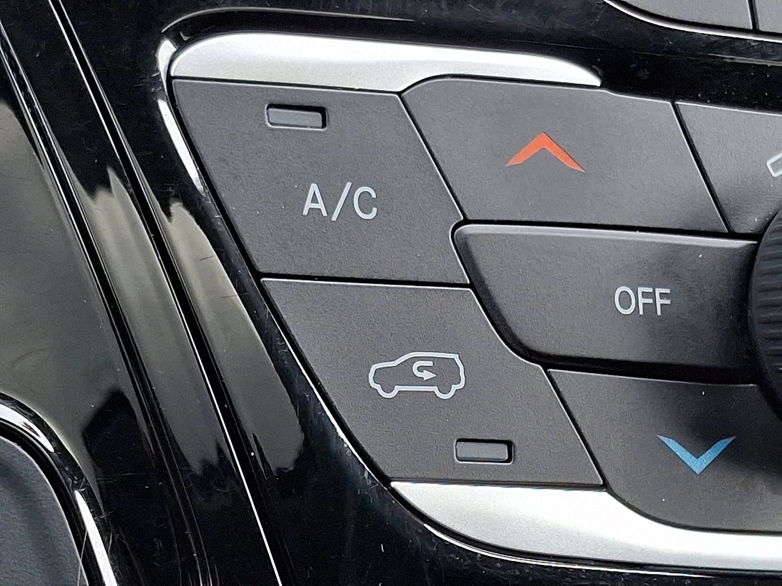 Used 2024 Chrysler Pacifica Limited image 23