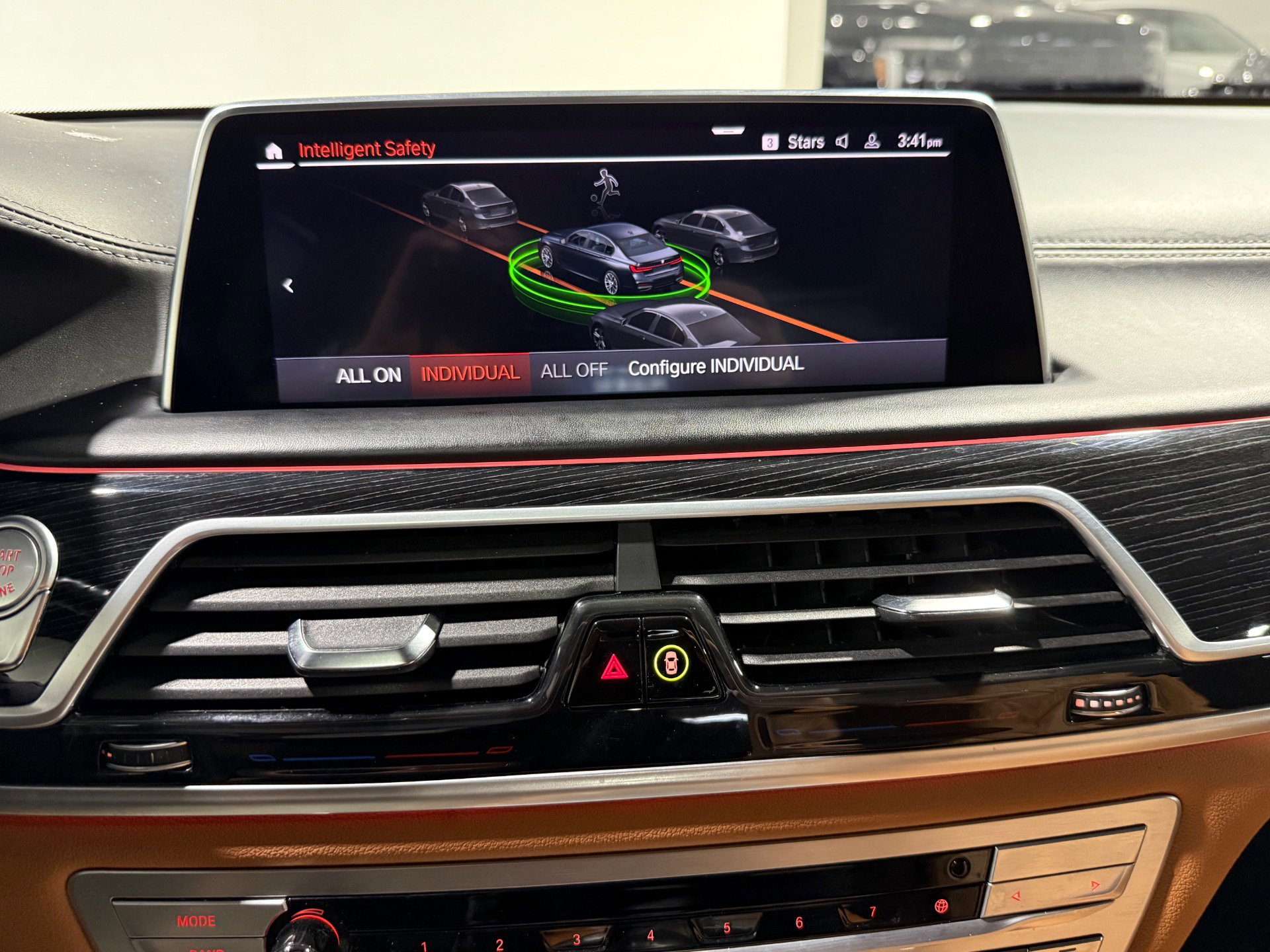 Used 2022 BMW 740i xDrive w/ M Sport Package image 43