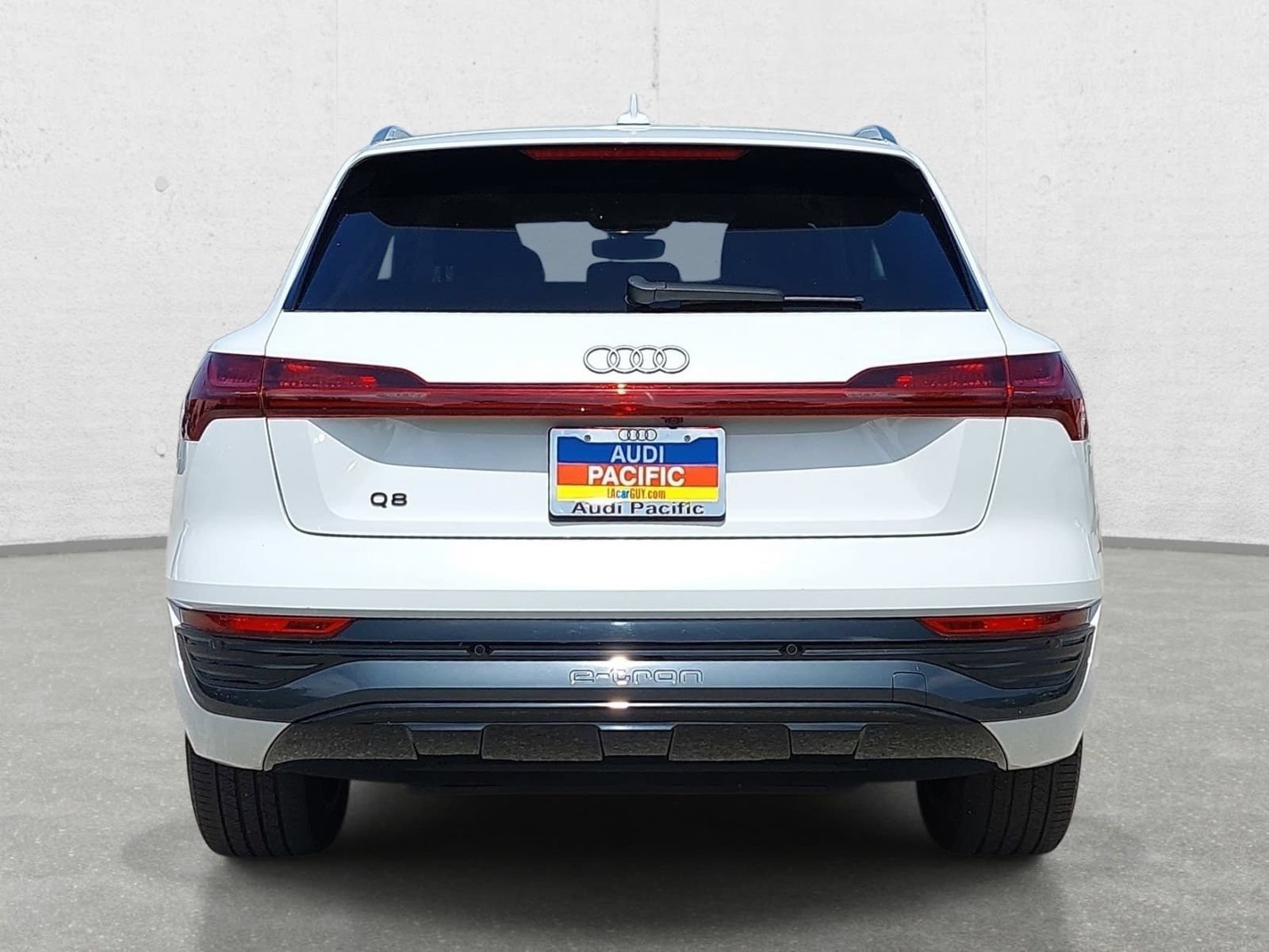 Used 2024 Audi Q8 e-tron Premium Plus w/ Premium Plus Package AWD/4WD image 6