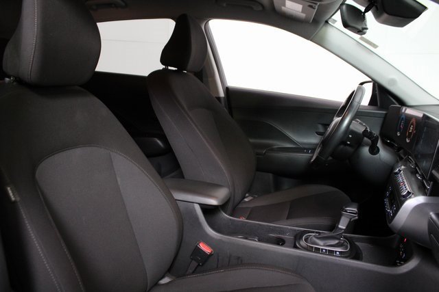 Used 2025 Hyundai Kona SEL image 12
