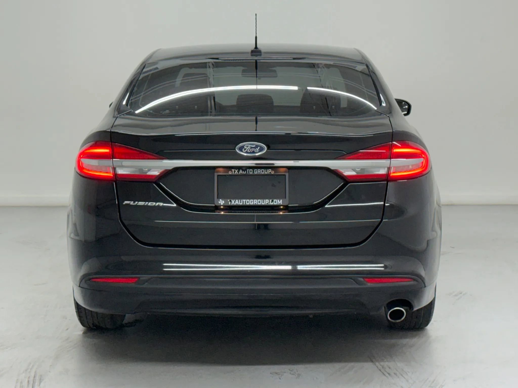 Used 2018 Ford Fusion S image 22