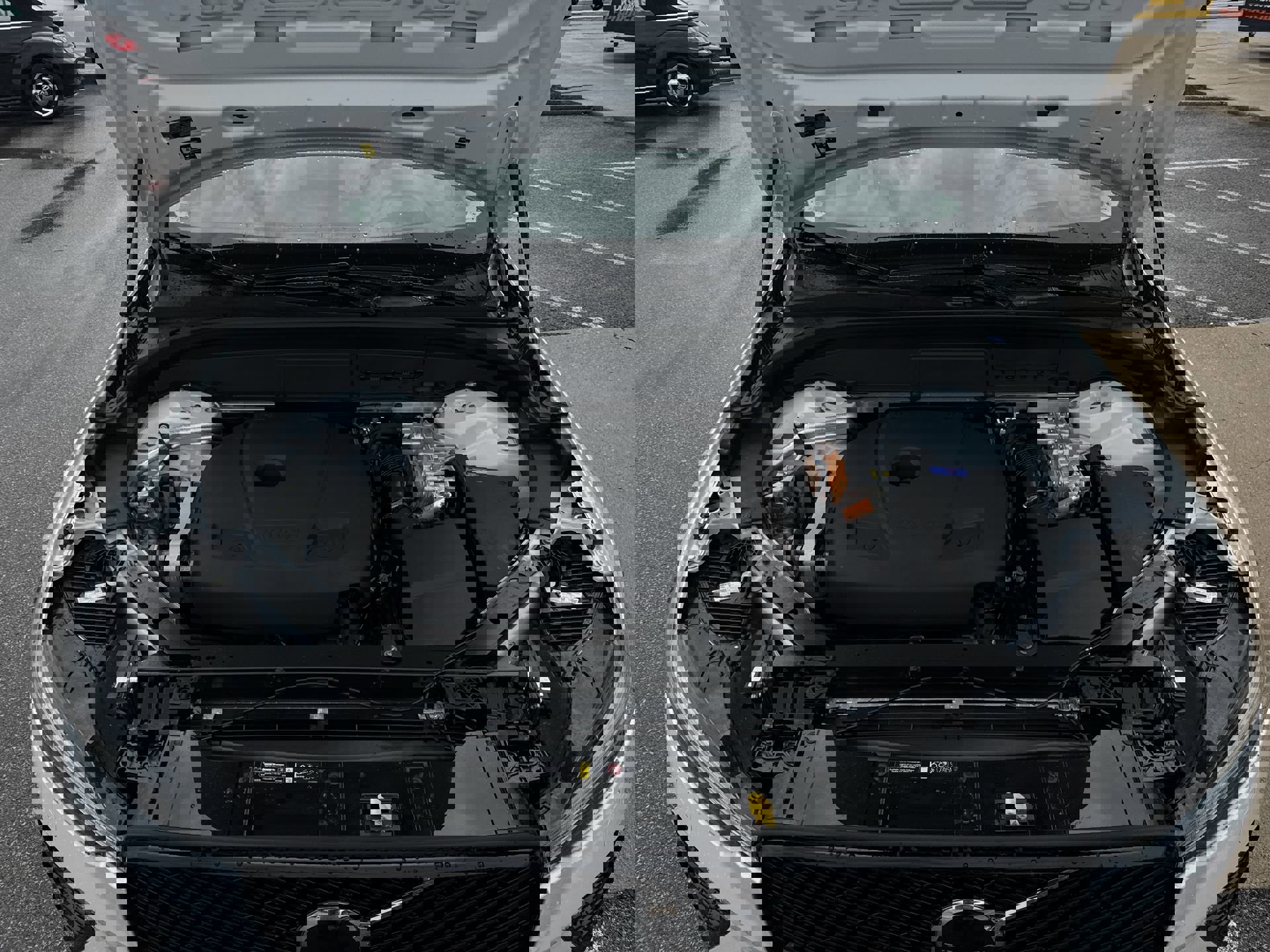 New 2026 Volvo XC60 T8 Ultra w/ Protection Package Premier image 31