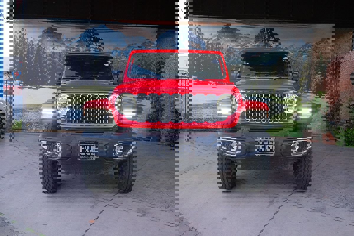 Used 2025 Jeep Wrangler Sahara w/ Safety Group image 2