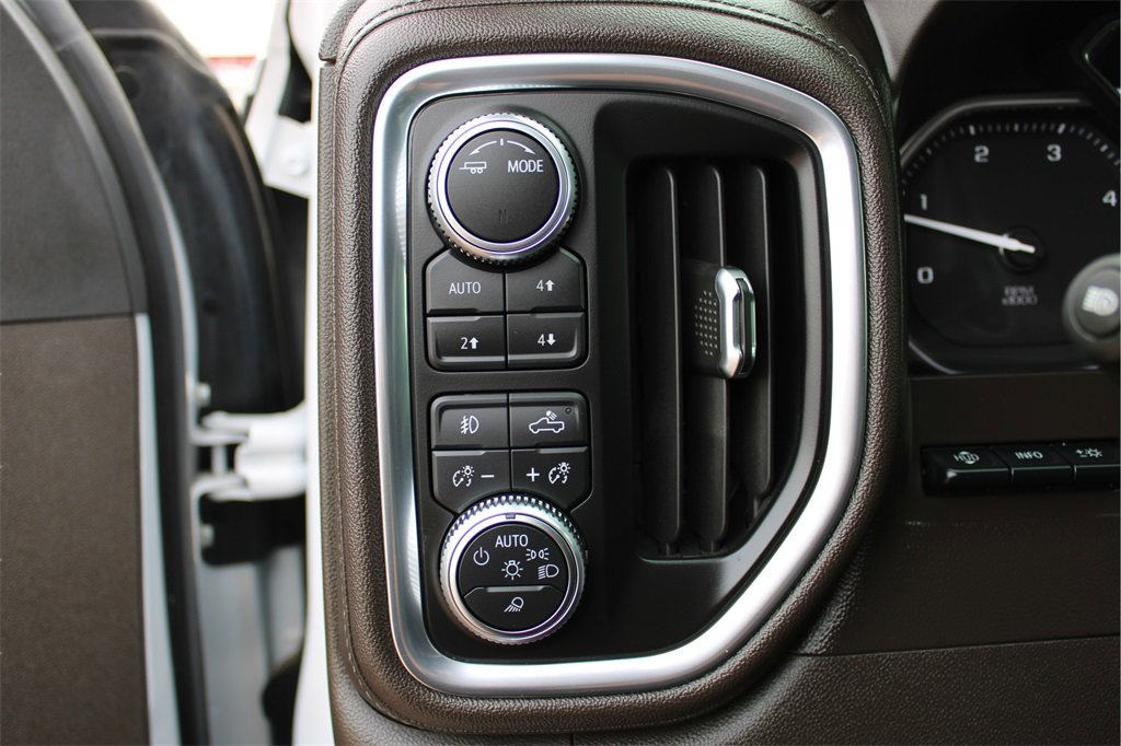 Used 2020 GMC Sierra 3500 Denali w/ Denali Ultimate Package image 17