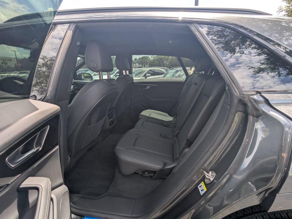 Used 2025 Audi Q8 Premium Plus AWD/4WD image 24