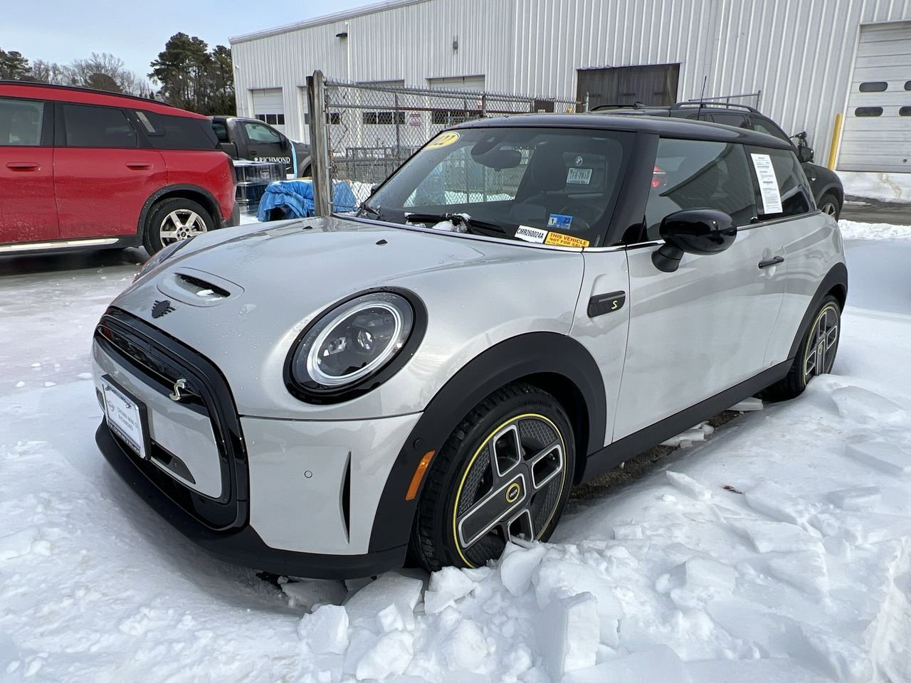 Used 2022 MINI Cooper SE image 1