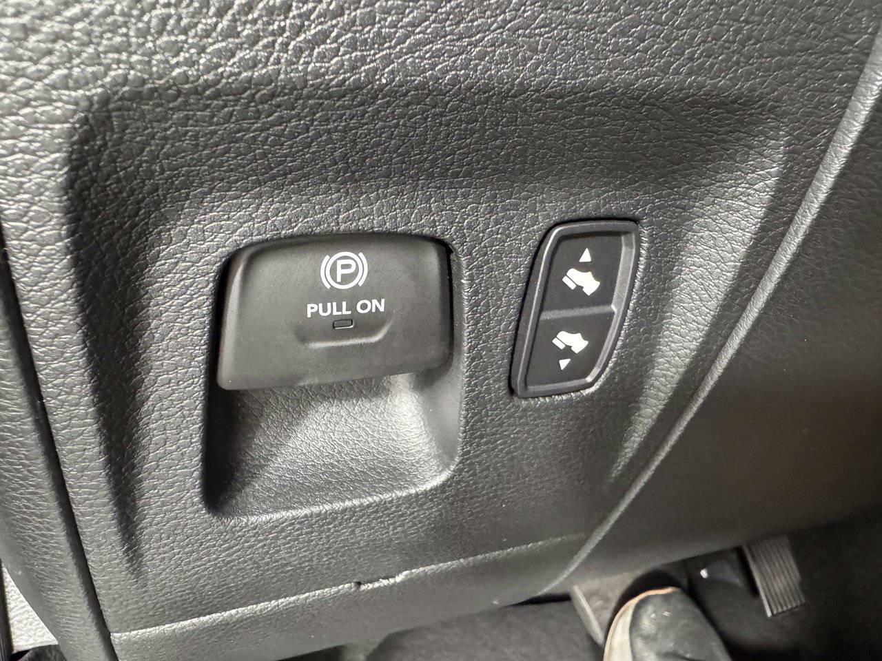 Used 2024 RAM 1500 Limited AWD/4WD image 29