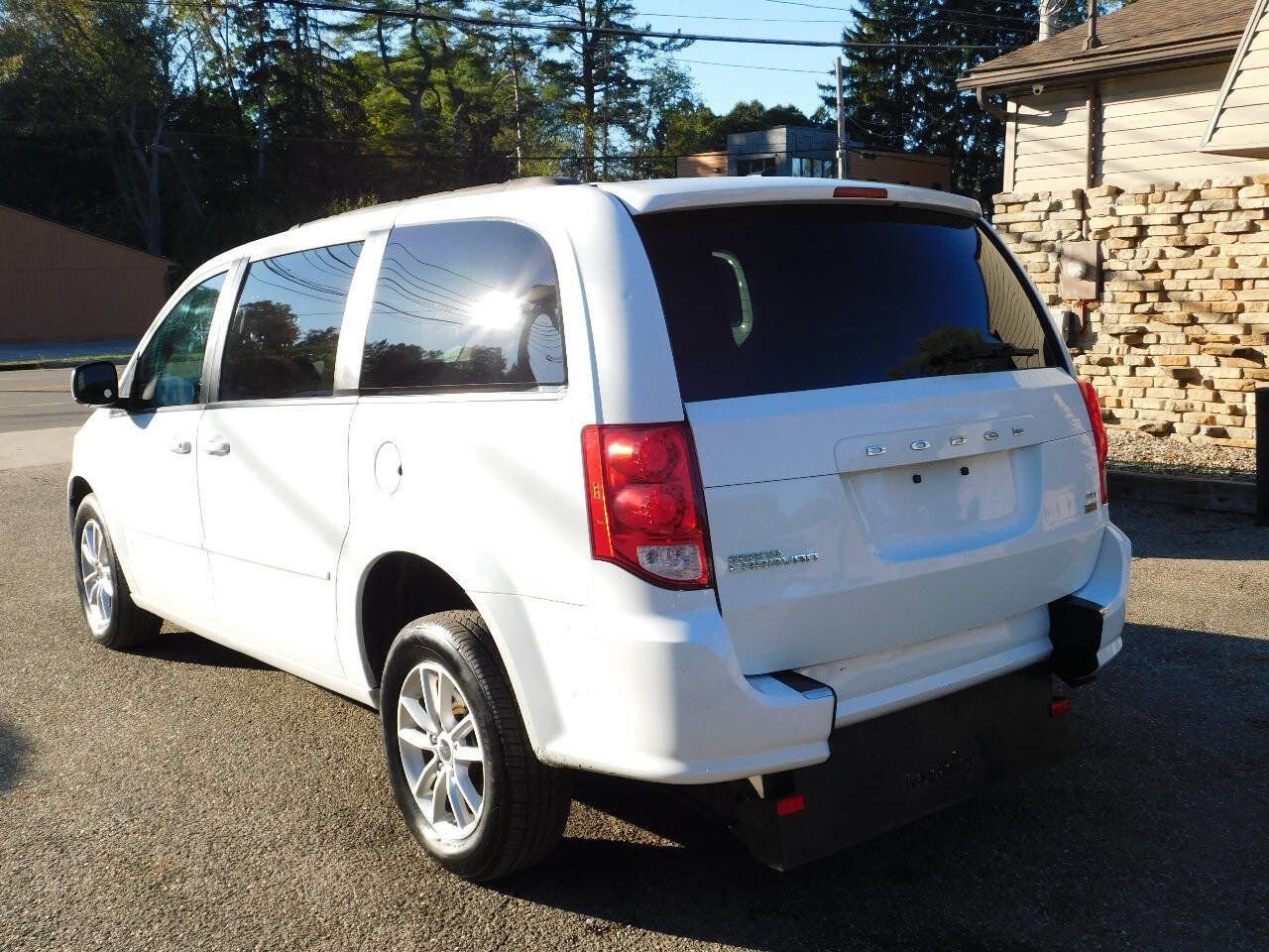 Used 2016 Dodge Grand Caravan SXT image 15