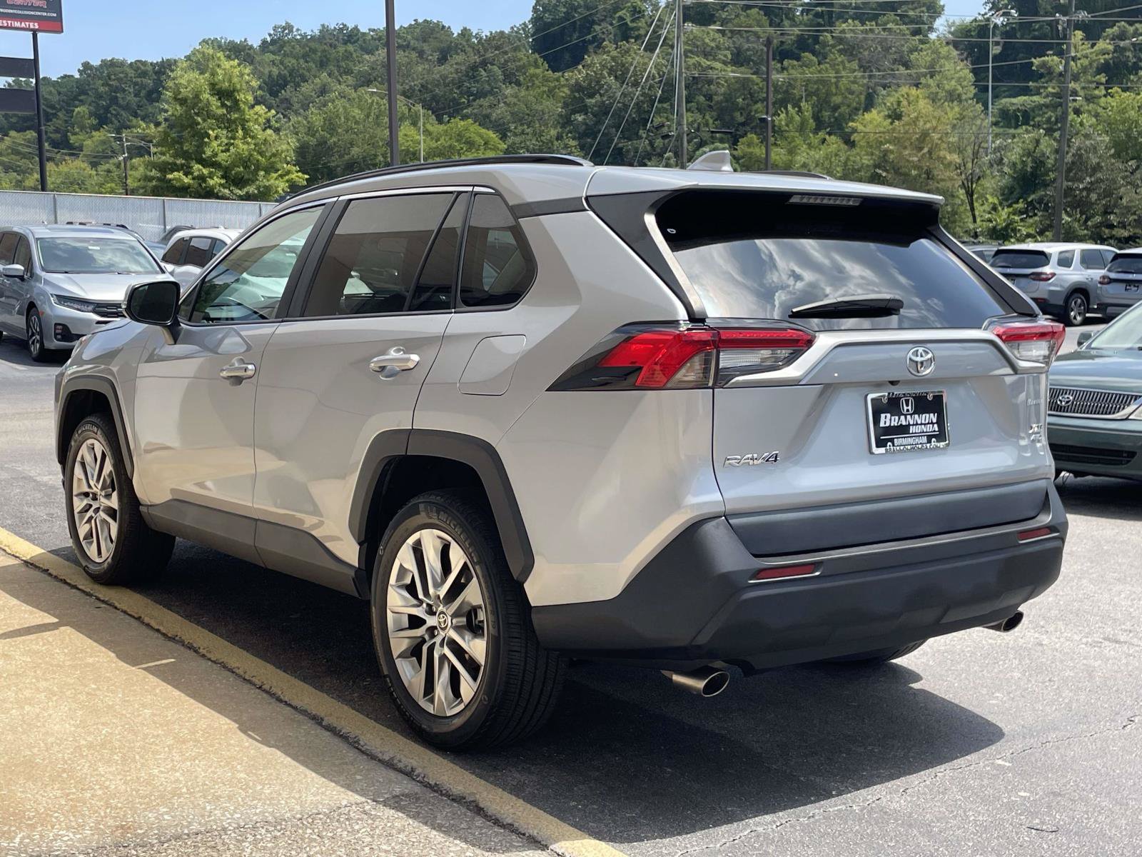 Used 2021 Toyota RAV4 XLE Premium AWD/4WD image 3