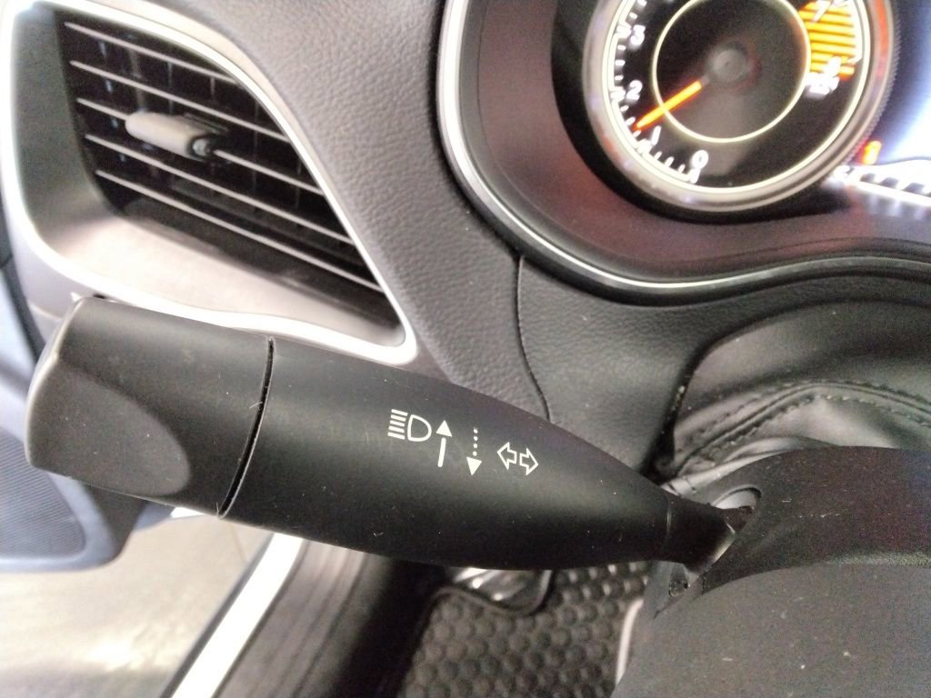 Used 2021 Jeep Cherokee Trailhawk image 15