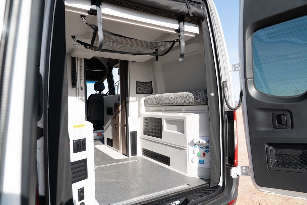 Used 2023 Mercedes-Benz Sprinter 2500 image 13