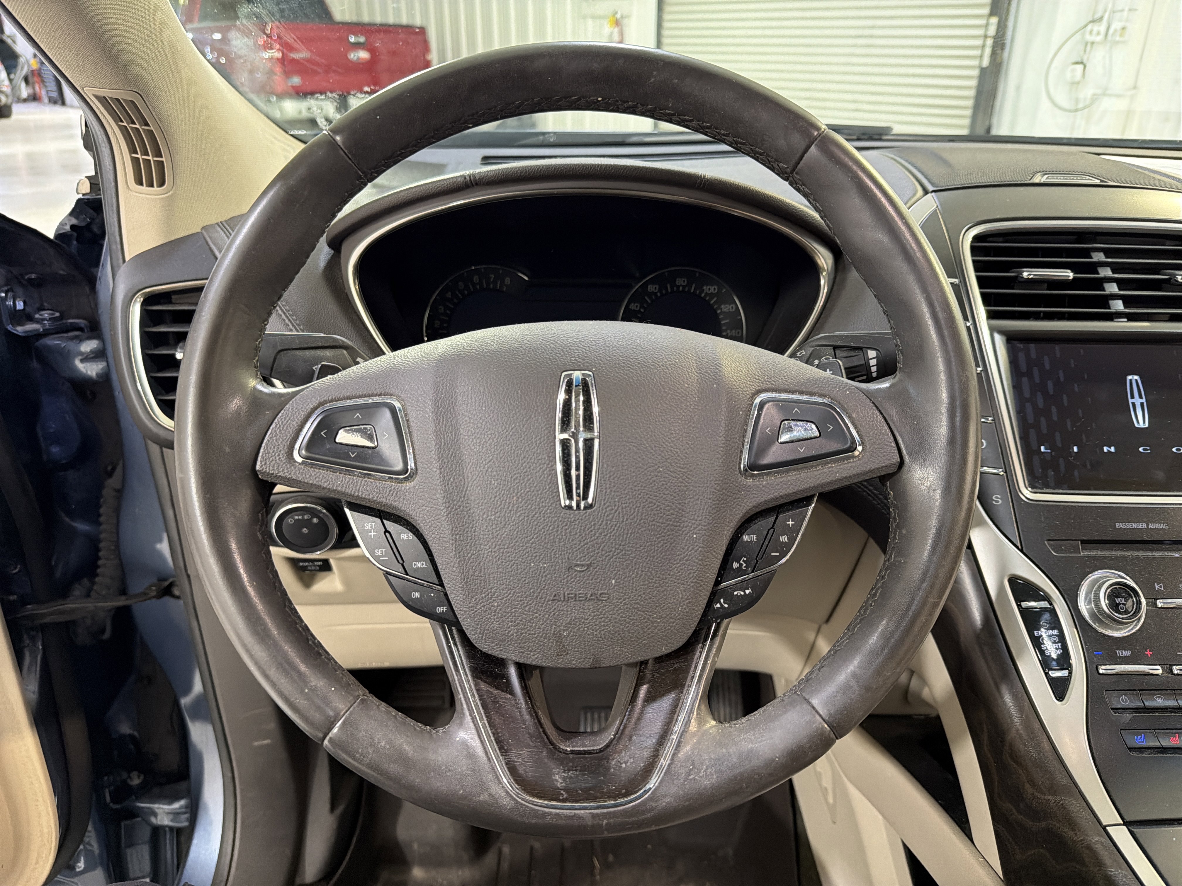 Used 2018 Lincoln MKX Reserve w/ Lincoln MKX Climate Package image 16