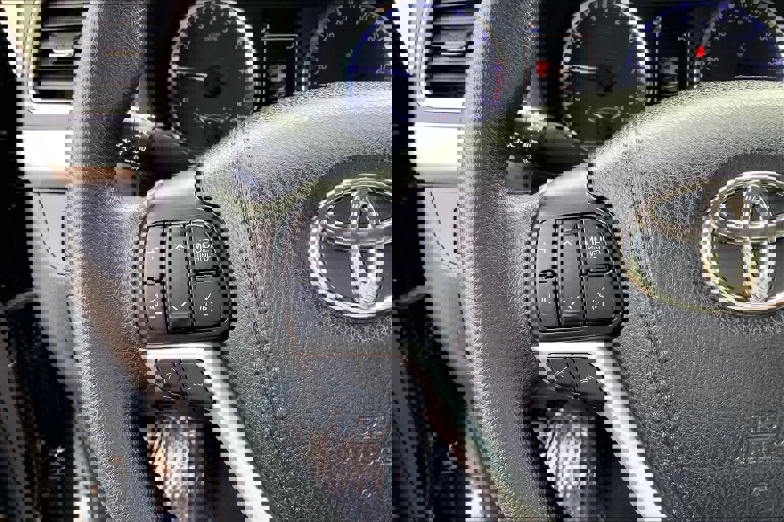 Used 2018 Toyota Highlander LE AWD/4WD image 23