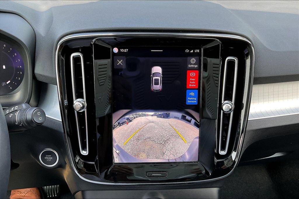Used 2024 Volvo XC40 B5 Core AWD/4WD image 14