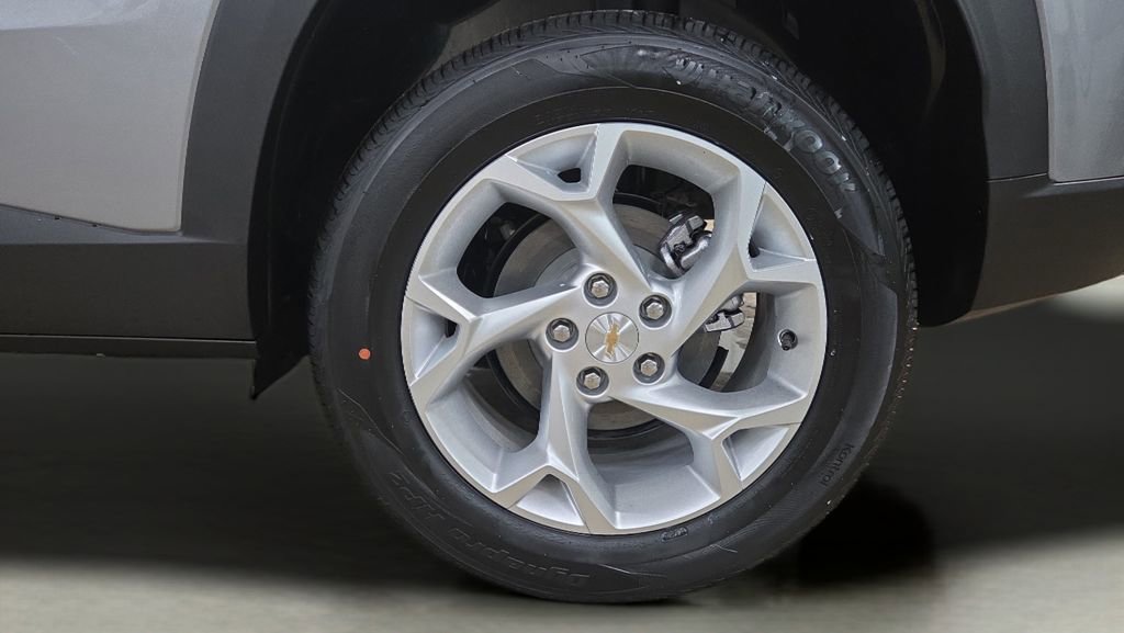 New 2026 Chevrolet Trax LS w/ LS Convenience Package FWD image 28