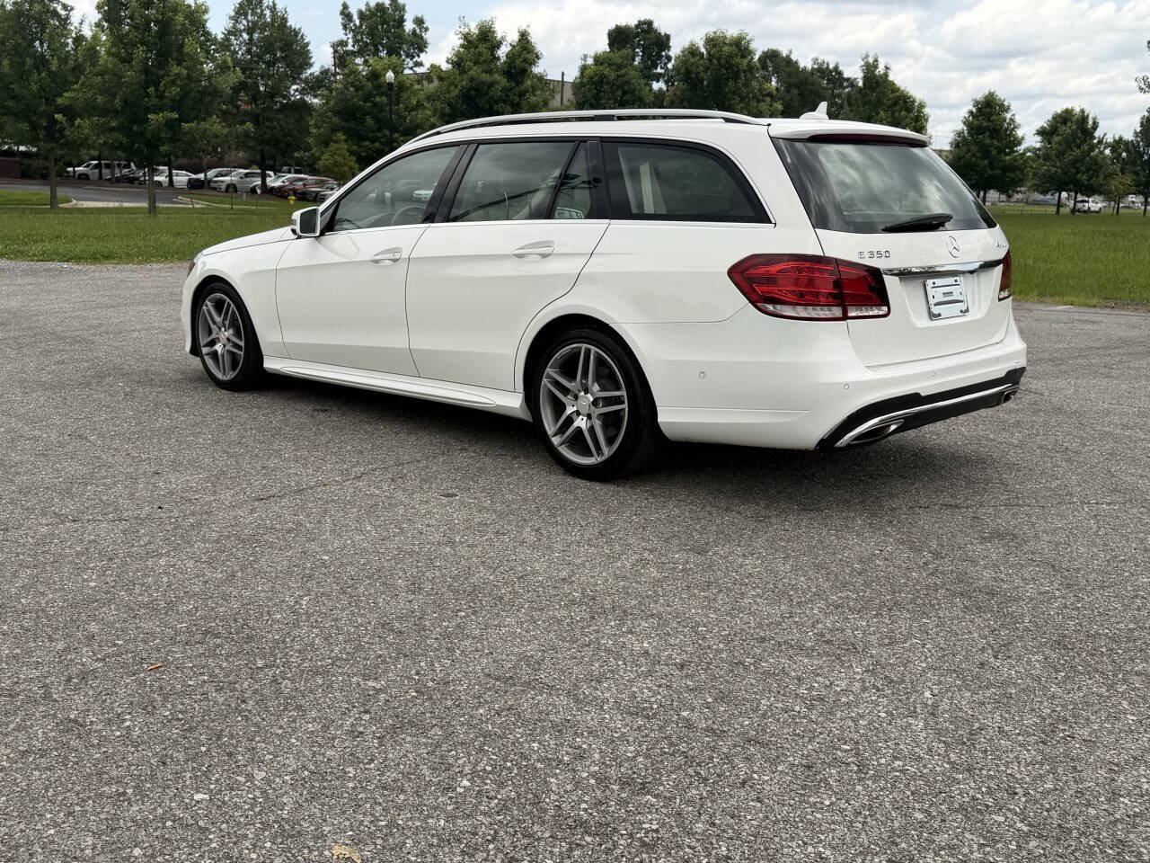 Used 2014 Mercedes-Benz E 350 4MATIC Wagon image 12