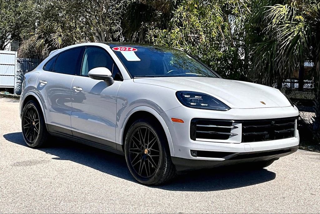 Used 2024 Porsche Cayenne Coupe image 2