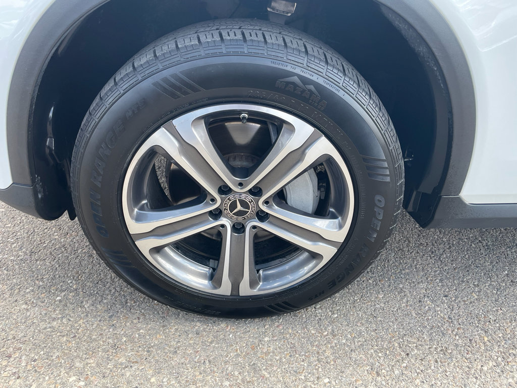 Used 2021 Mercedes-Benz GLC 300 4MATIC image 12