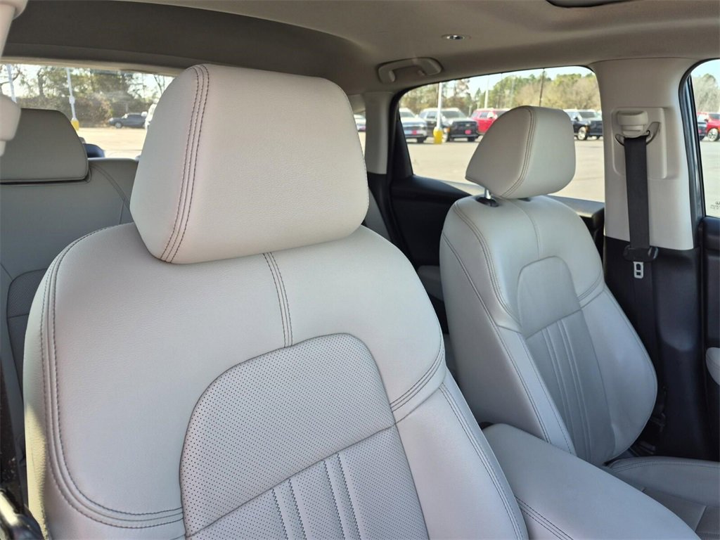 Used 2024 Honda HR-V EX-L image 11