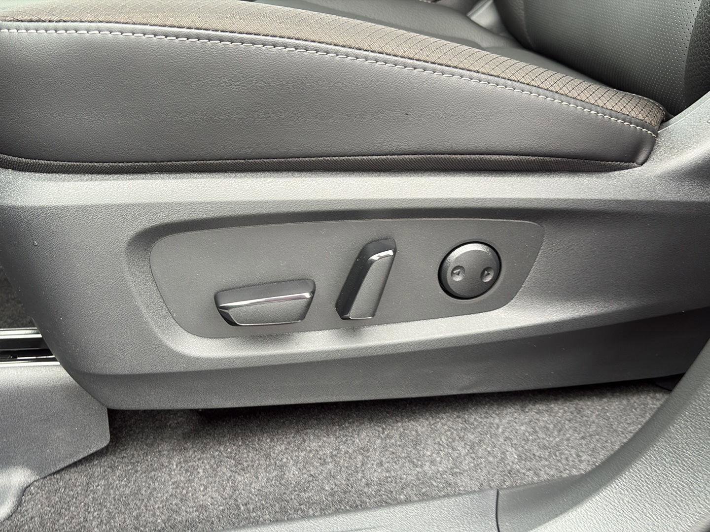 New 2026 Nissan Pathfinder SL AWD/4WD image 13