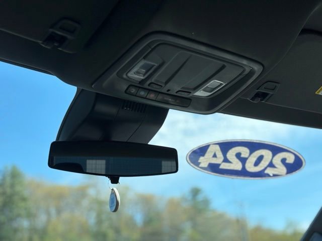 Used 2024 Chevrolet Silverado 1500 LT AWD/4WD image 64