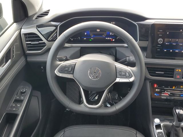 New 2026 Volkswagen Taos SE FWD image 26