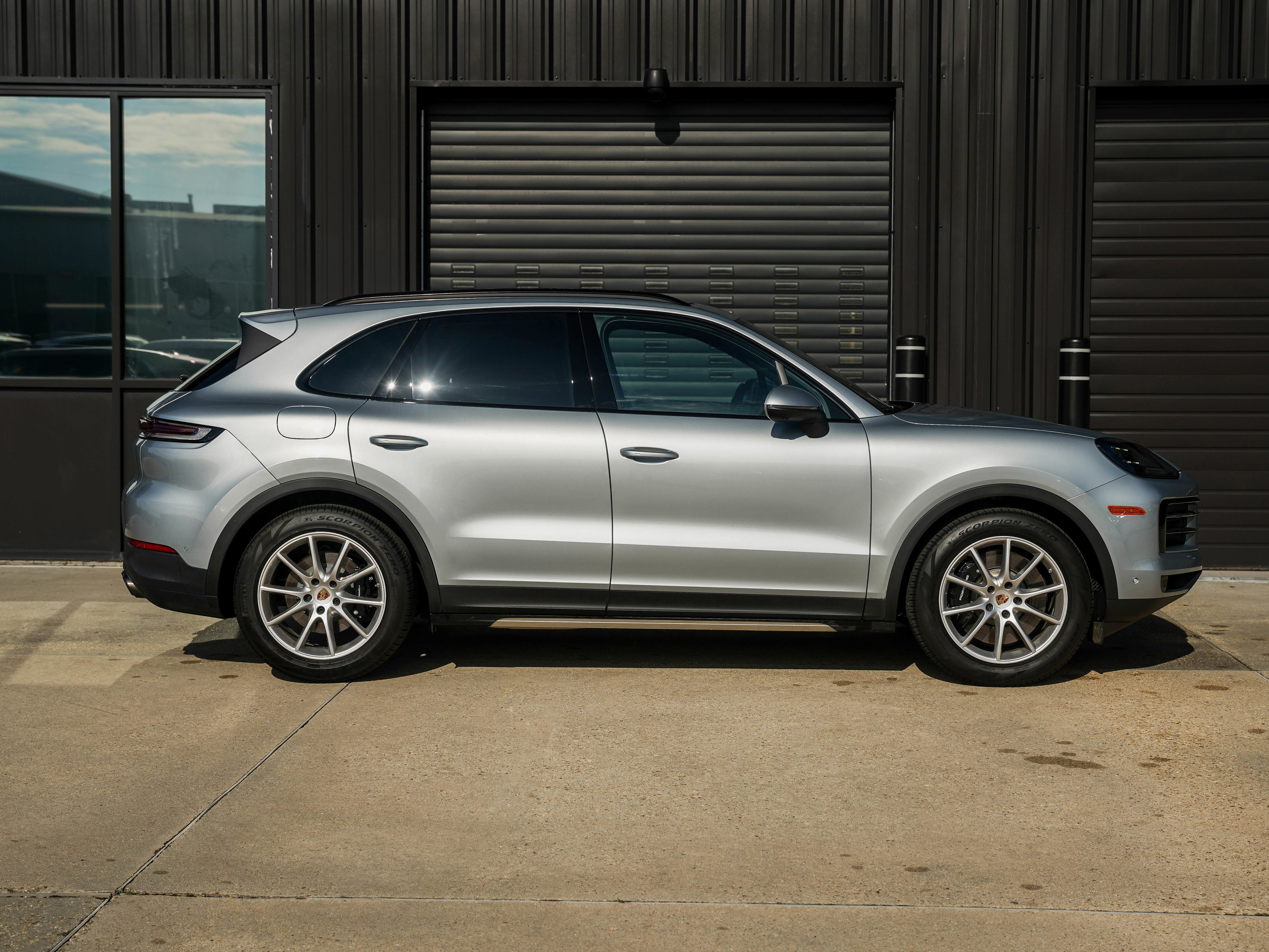 Certified 2025 Porsche Cayenne S image 13