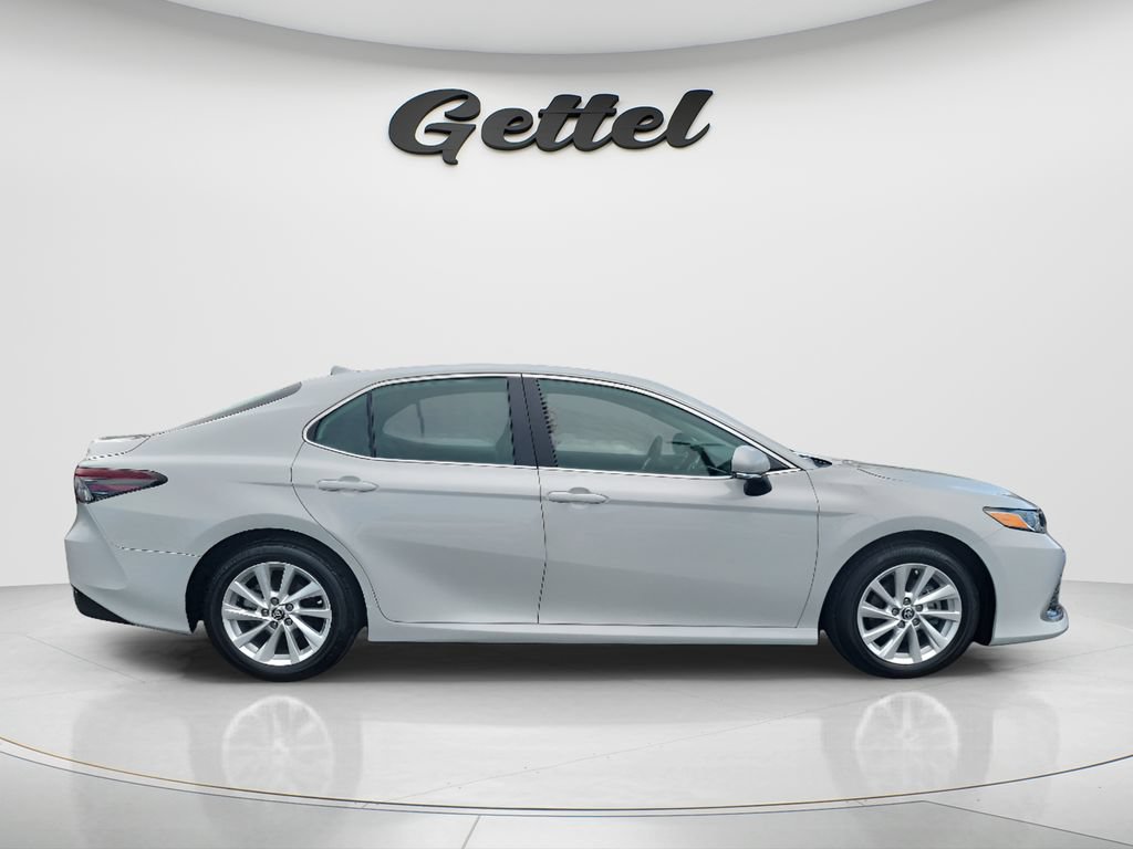 Used 2023 Toyota Camry LE w/ Convenience Package FWD image 4
