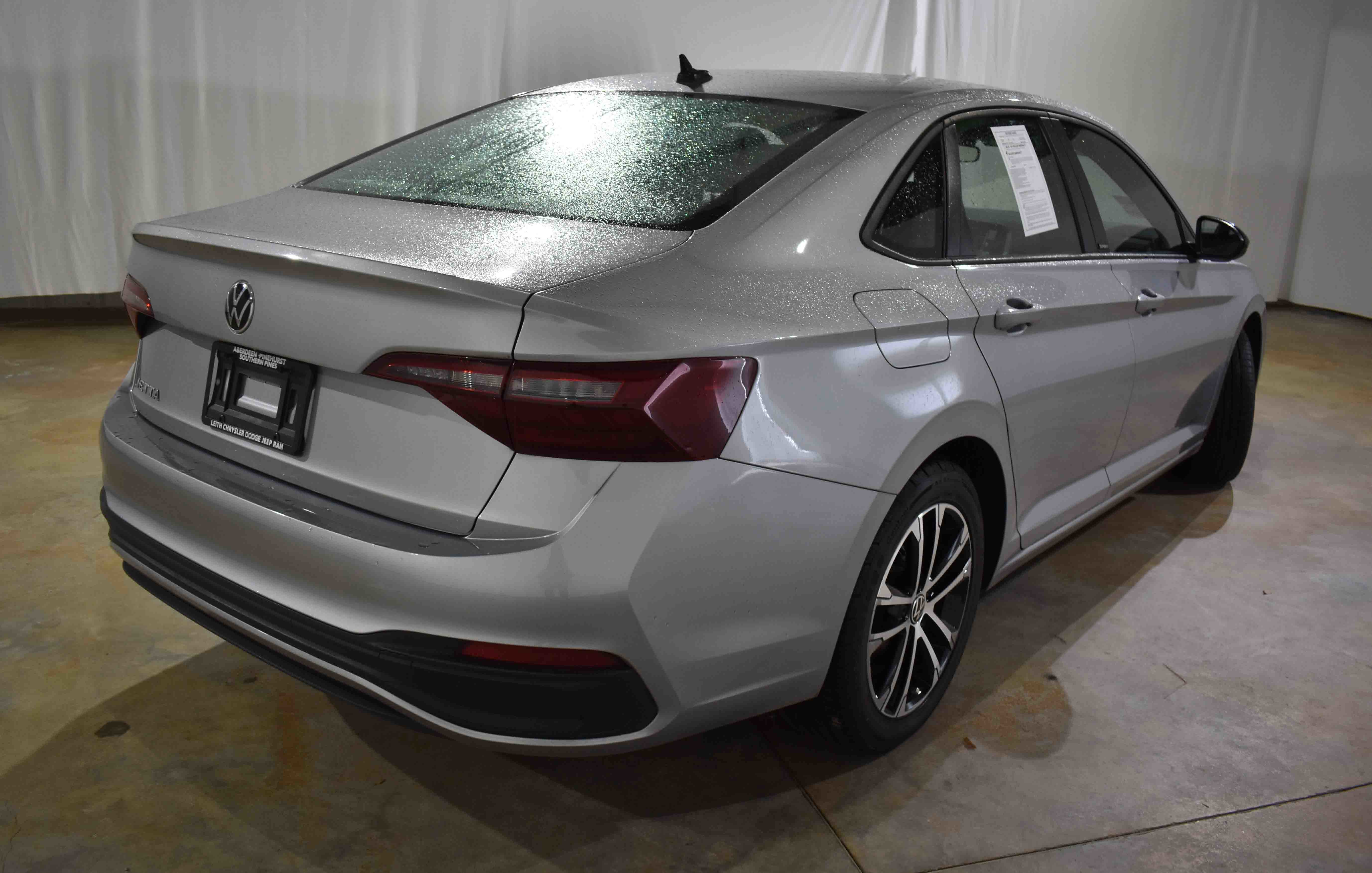 Used 2023 Volkswagen Jetta Sport image 9