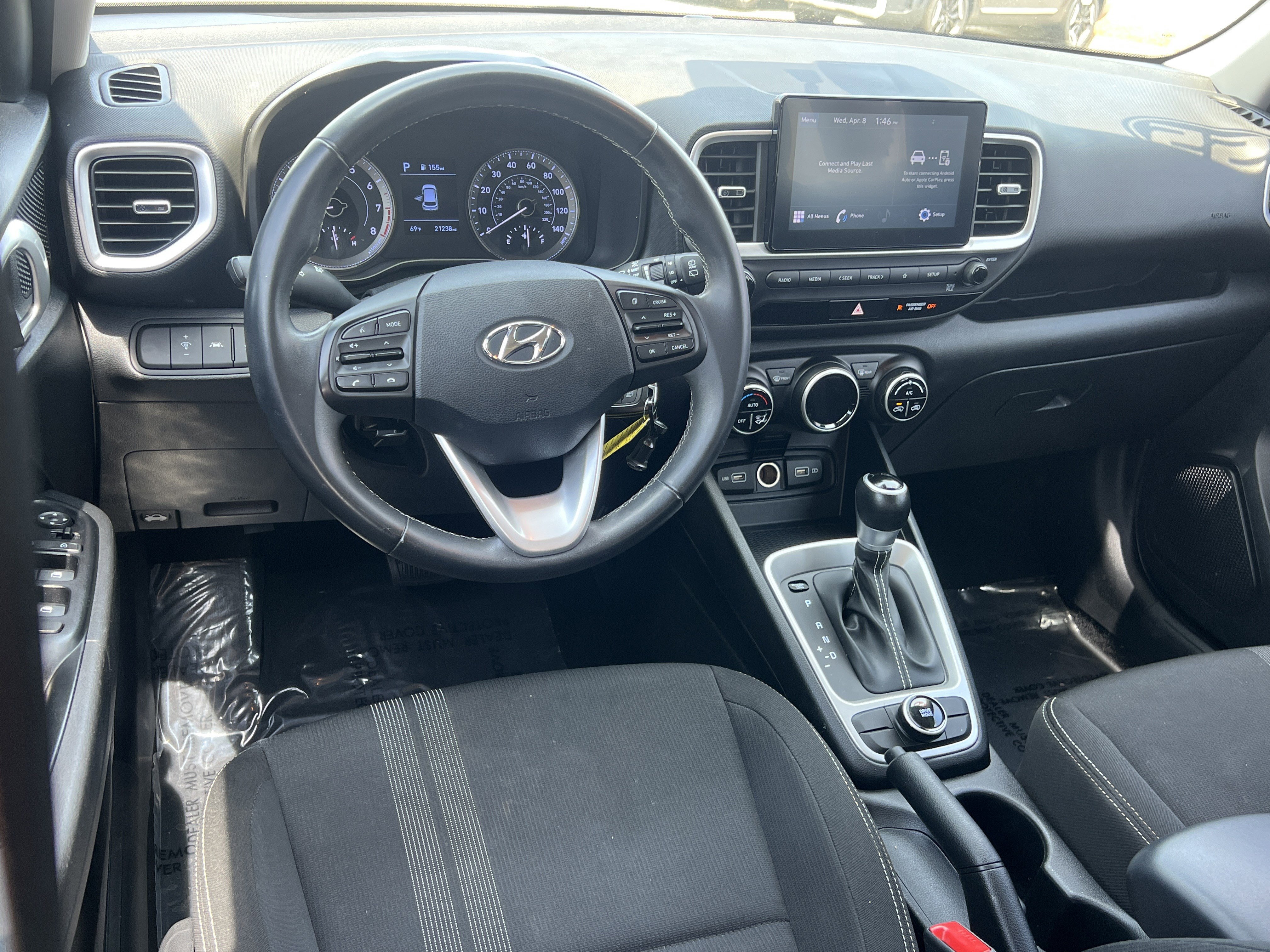 Used 2022 Hyundai Venue SEL image 25