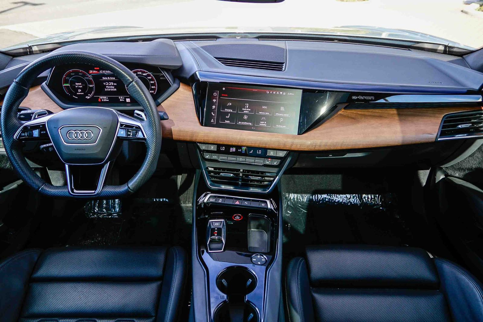 Used 2024 Audi e-tron GT Premium Plus image 12