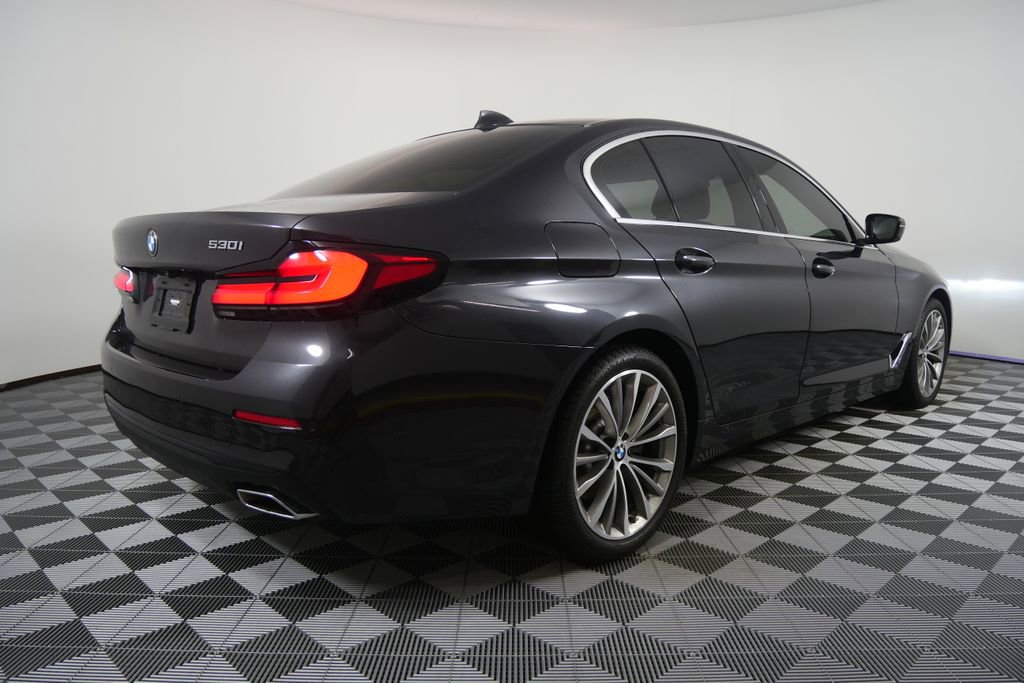 Certified 2023 BMW 530i w/ Premium Package image 3