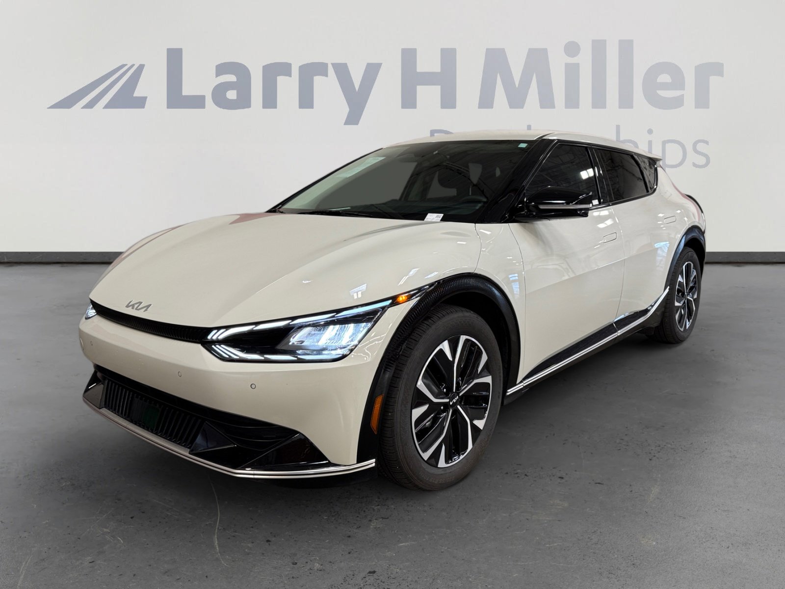 Used 2022 Kia EV6 Wind image 1