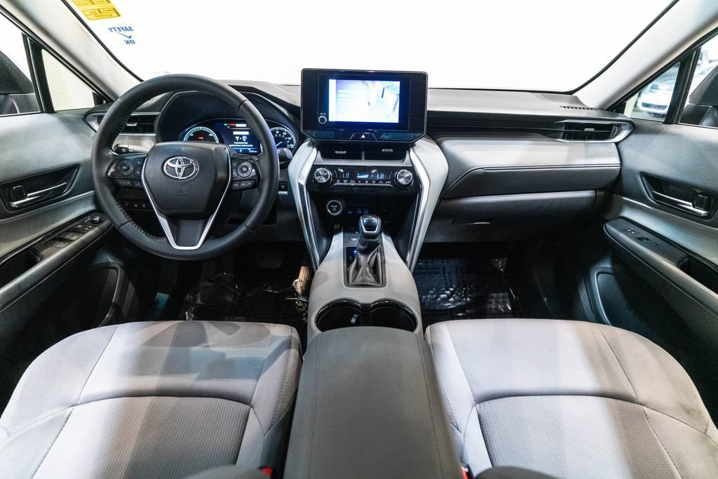 Used 2024 Toyota Venza LE AWD/4WD image 13