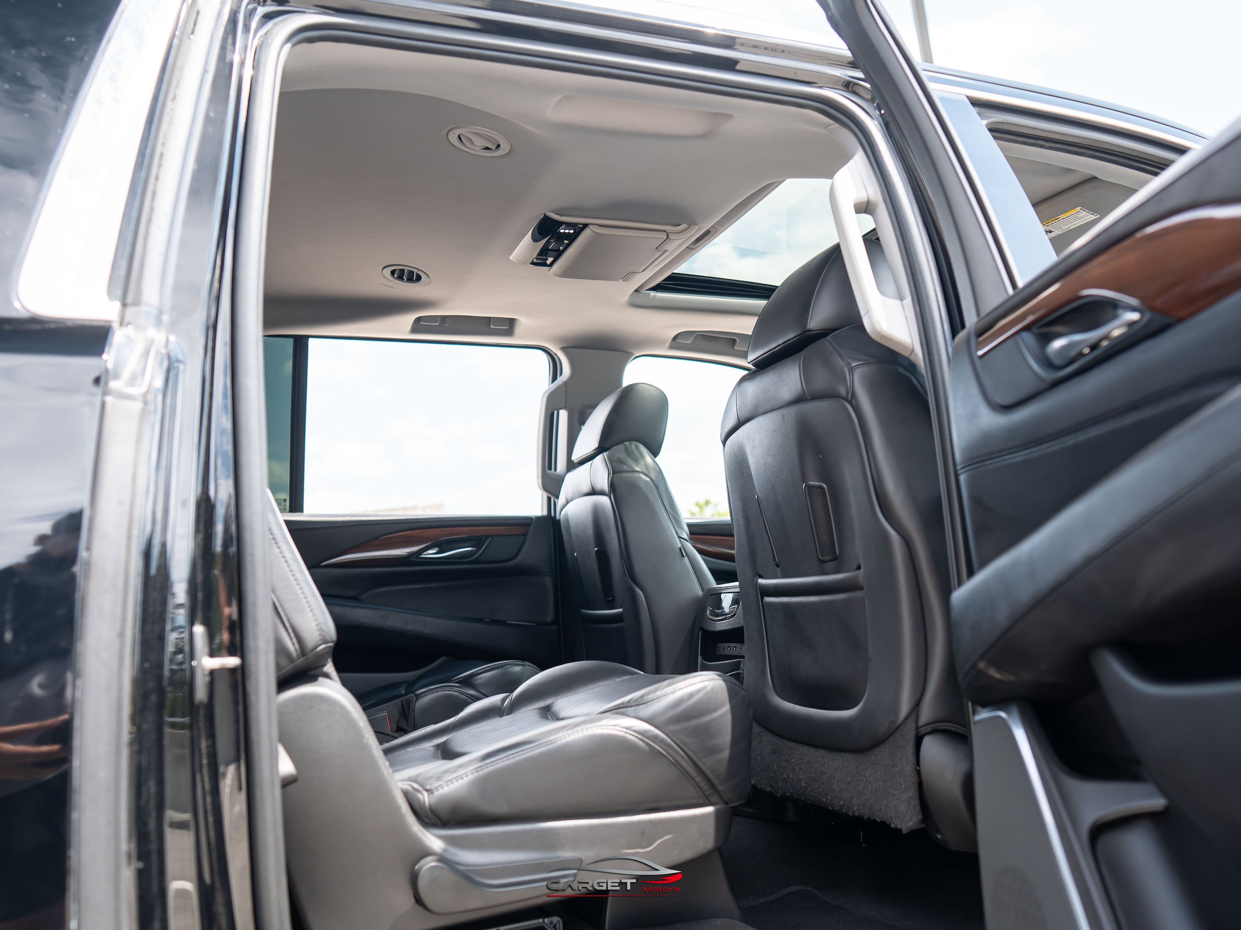 Used 2018 Cadillac Escalade ESV Luxury RWD image 19