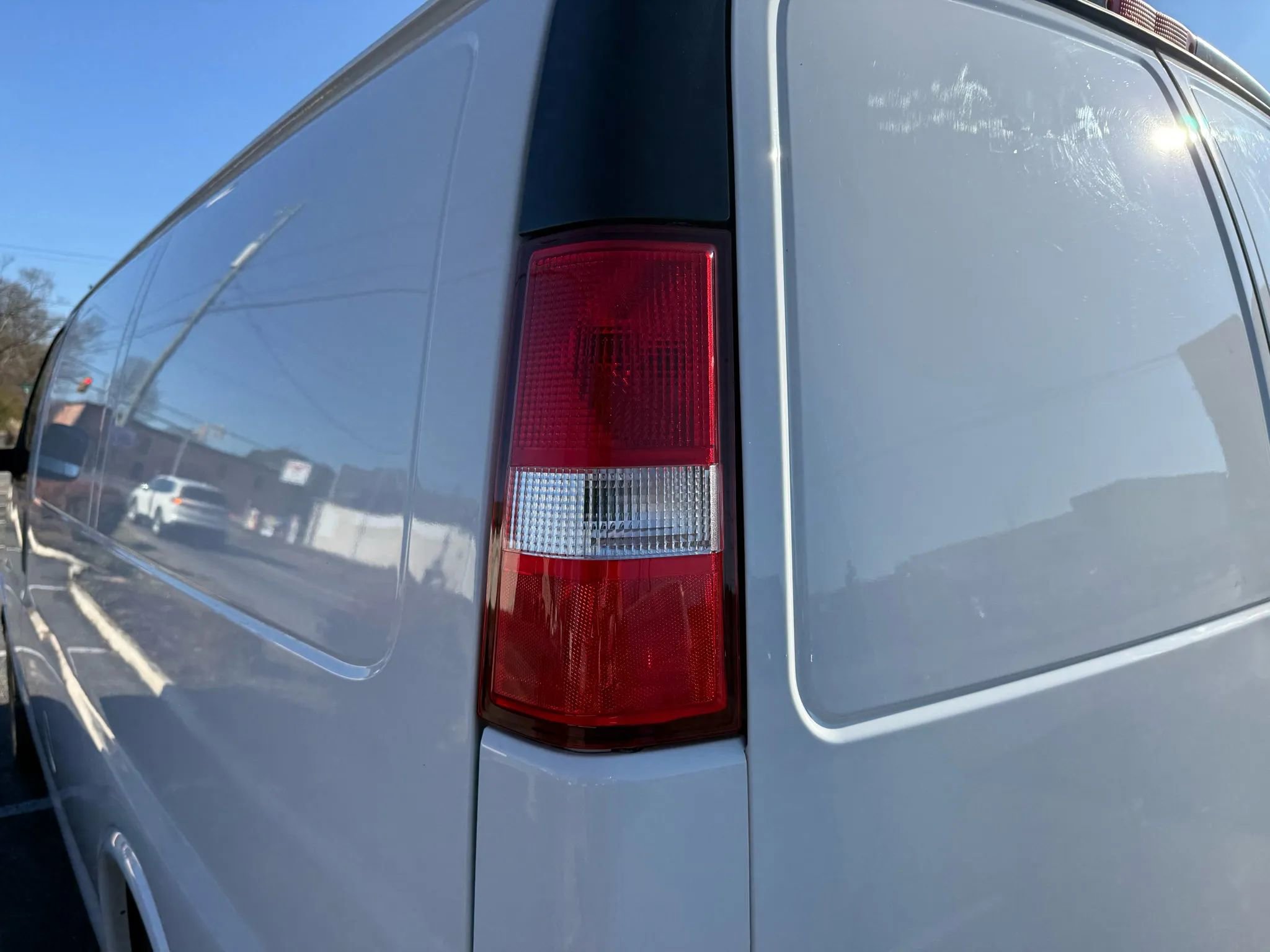 Used 2022 GMC Savana 2500 w/ Communications Package image 17