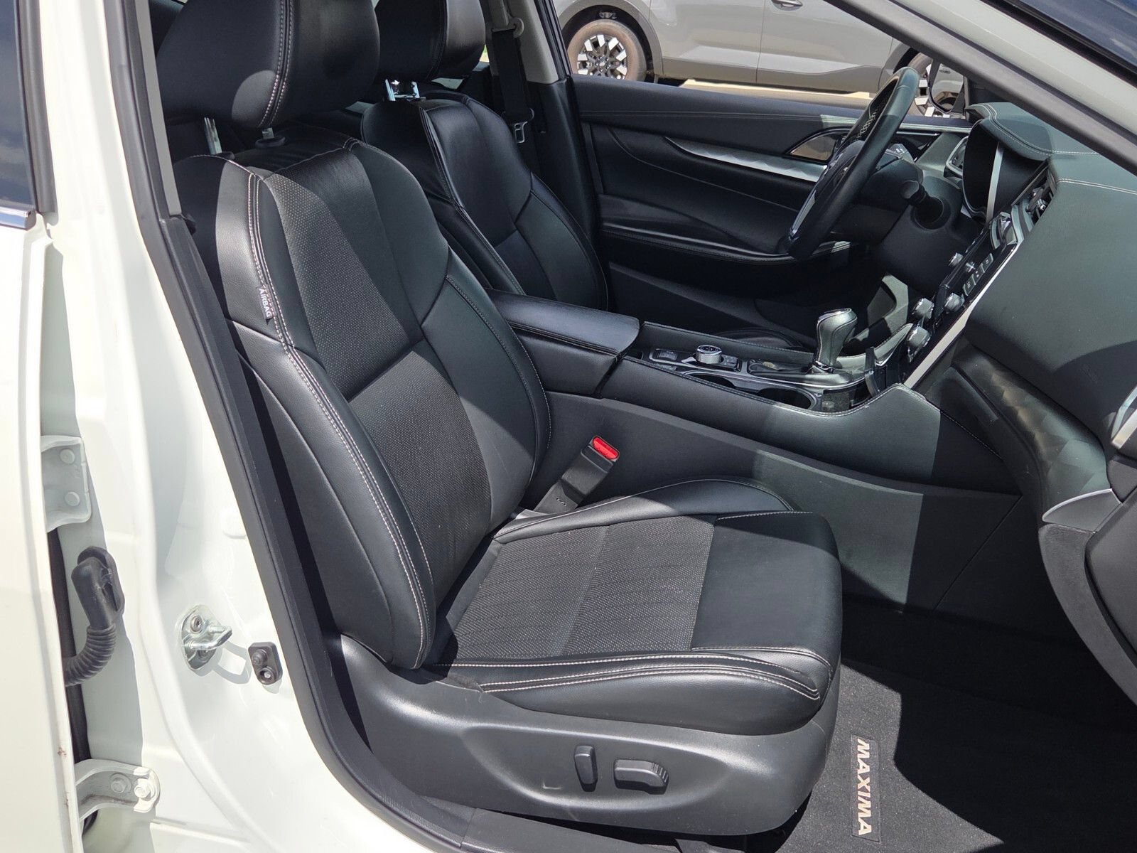 Used 2023 Nissan Maxima SV w/ Floor Mat Group FWD image 15