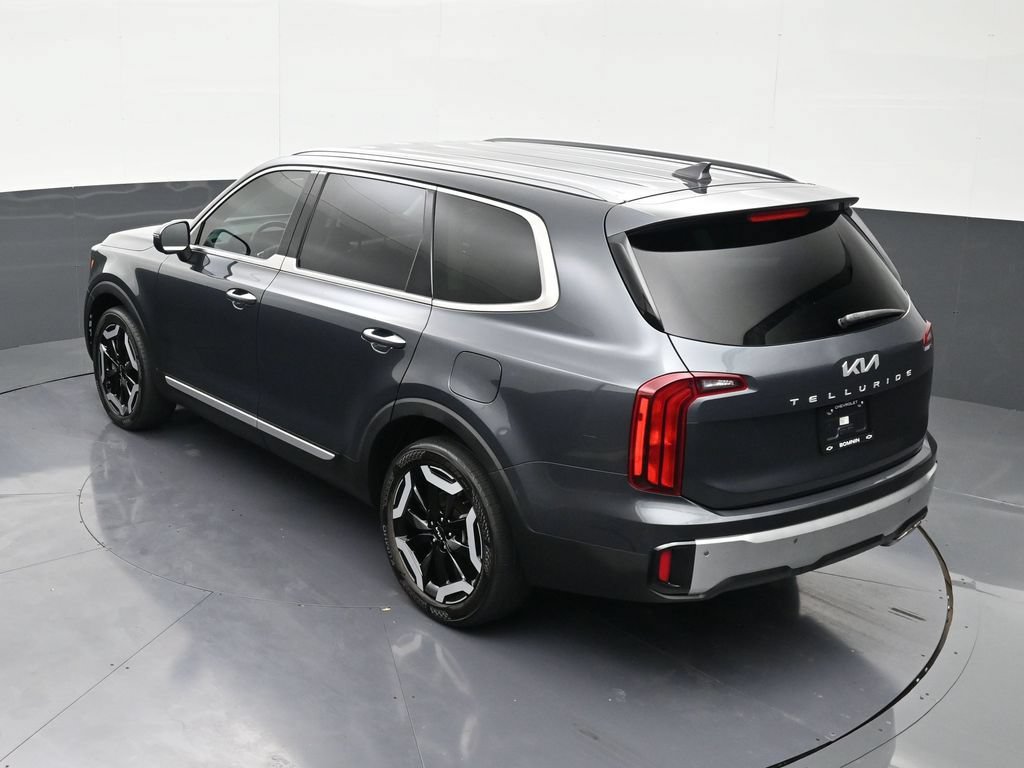 Used 2024 Kia Telluride S FWD image 14