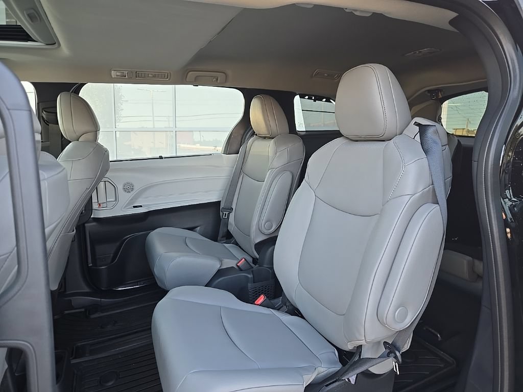 New 2026 Toyota Sienna XLE AWD/4WD image 27