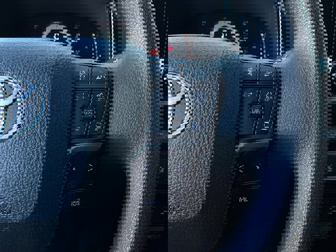 Used 2025 Toyota Camry LE image 33