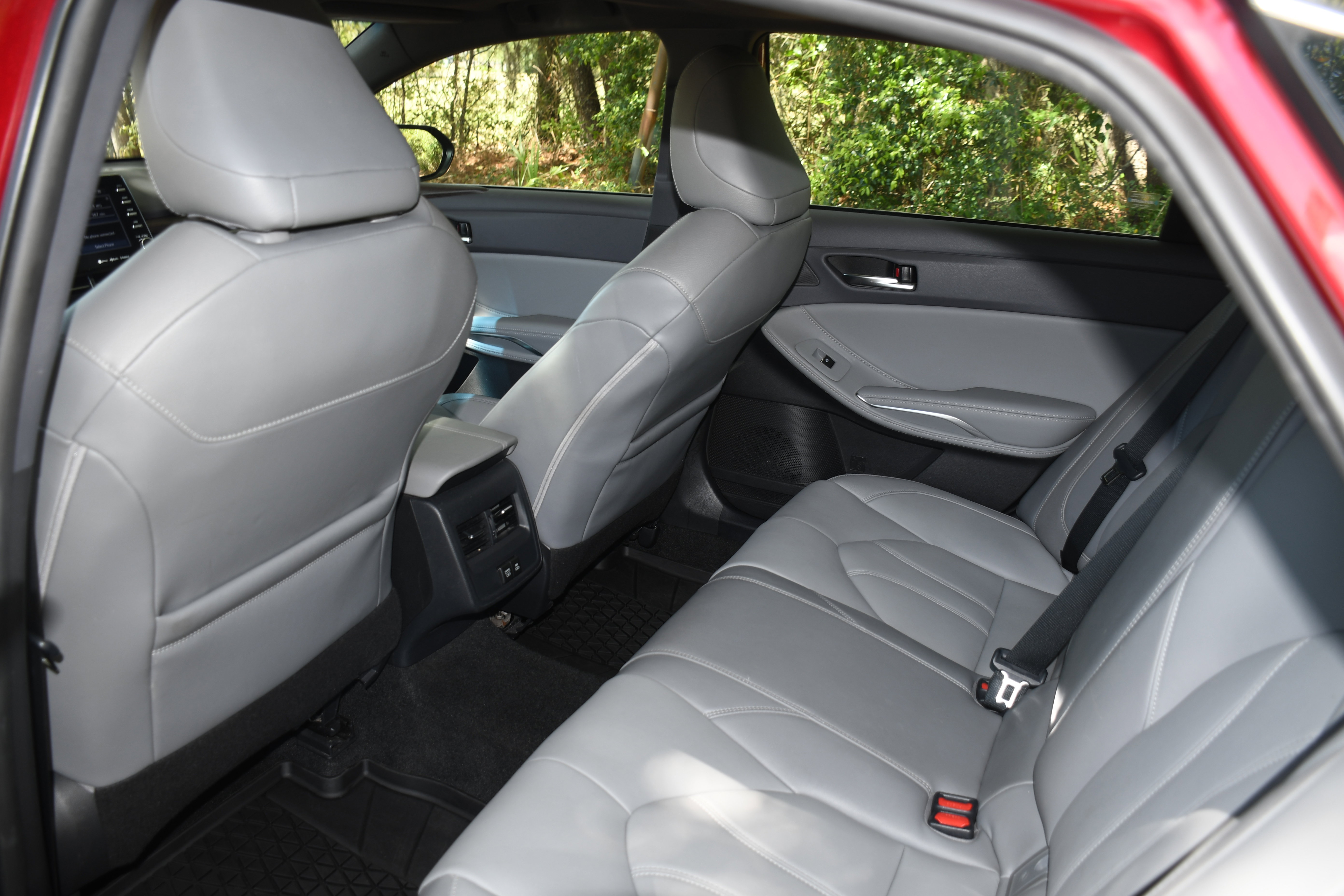 Certified 2021 Toyota Avalon XLE w/ Moonroof Package image 16