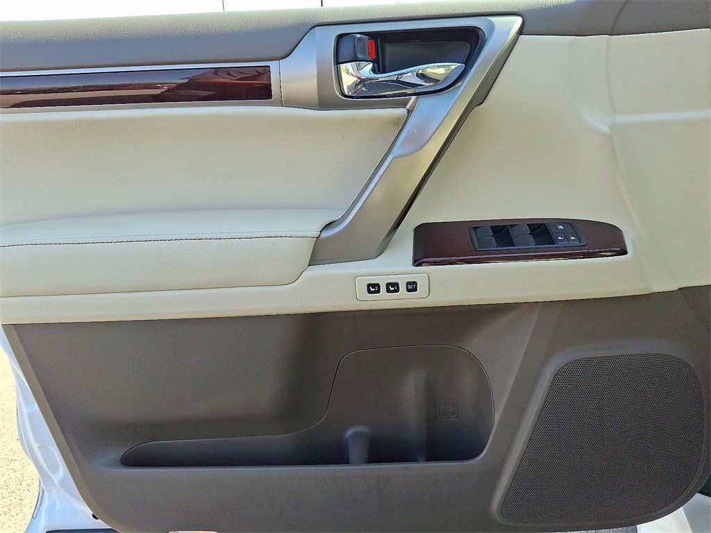 Used 2019 Lexus GX 460 image 12
