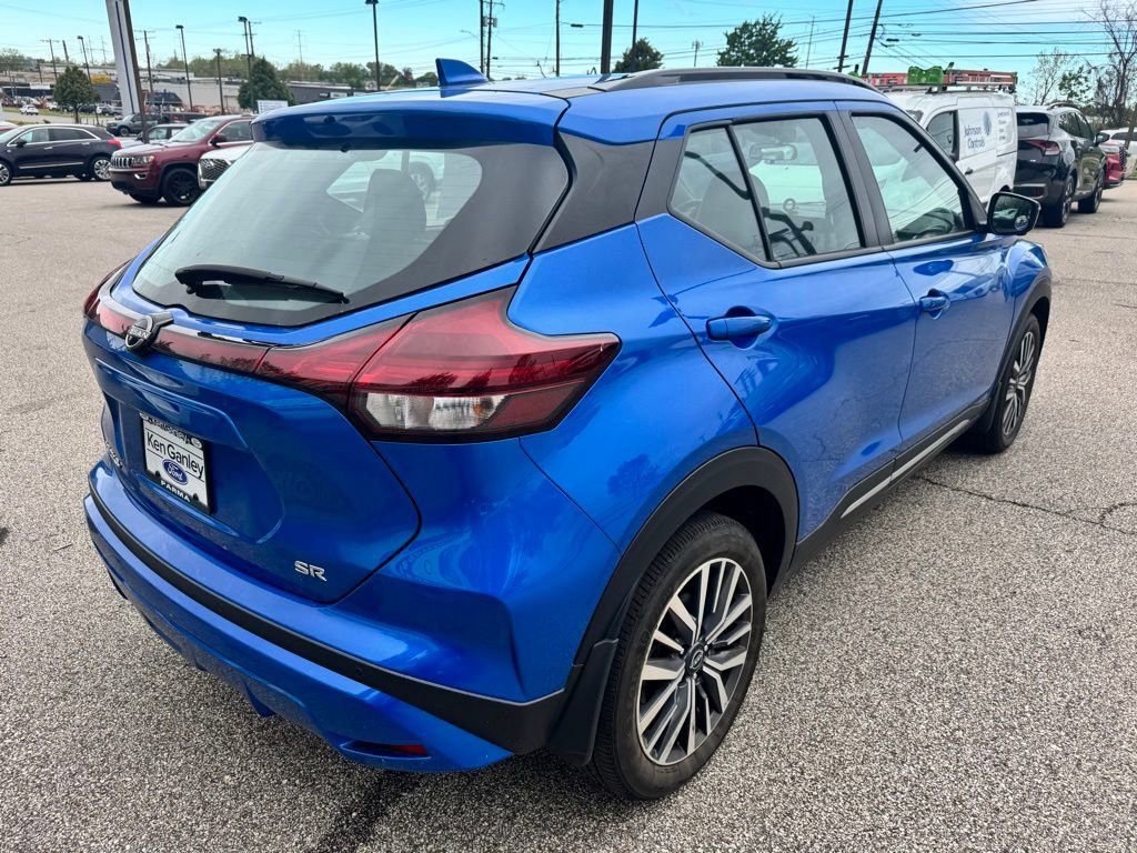 Used 2023 Nissan Kicks SR w/ SR Premium Package FWD image 5