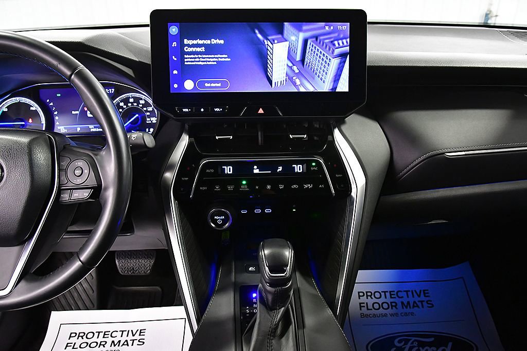 Used 2023 Toyota Venza XLE image 27