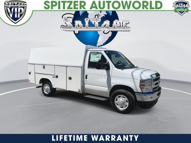 New 2027 Ford E-350 and Econoline 350 Super Duty w/ Interior Upgrade Package RWD image 2