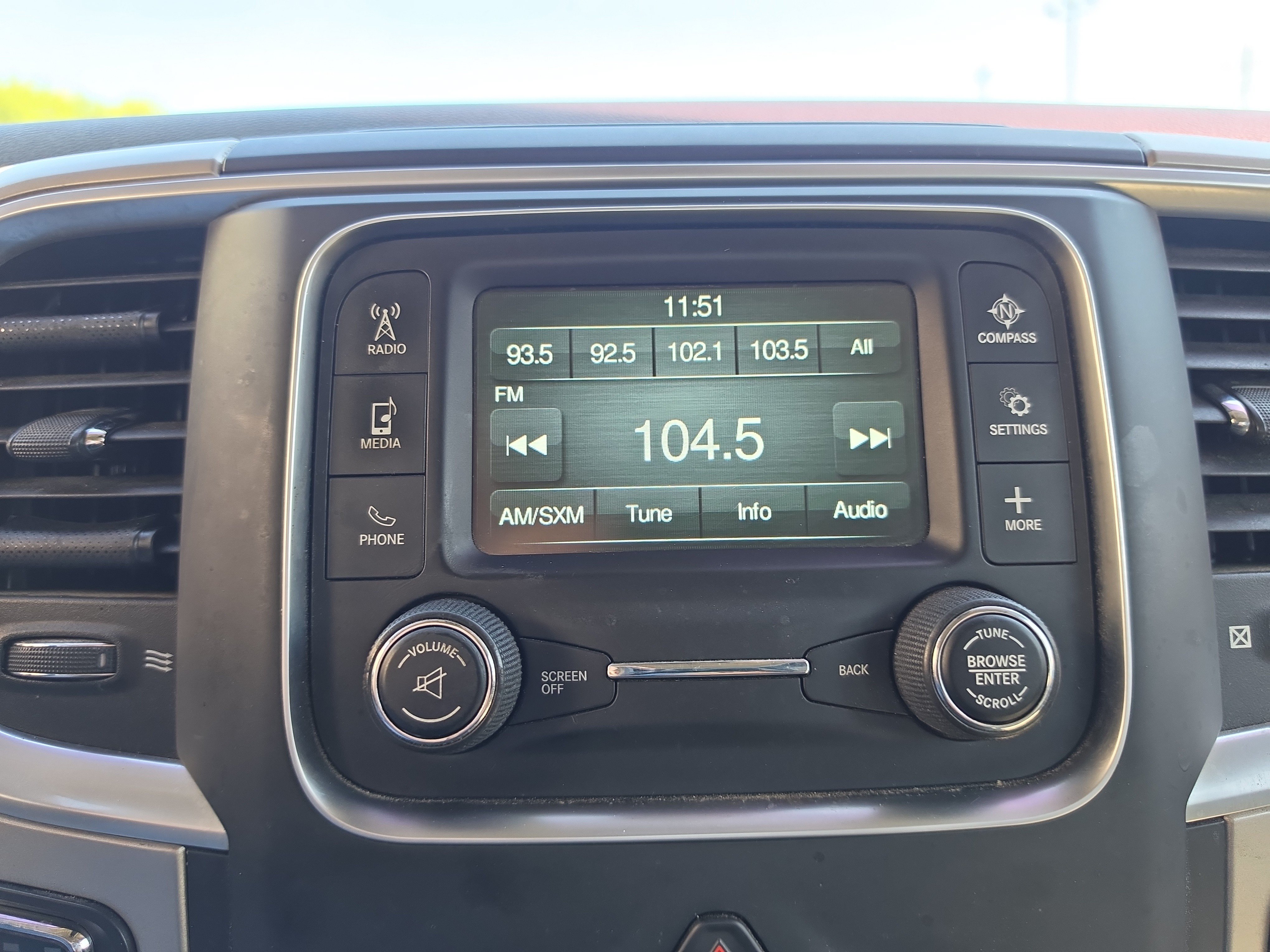 Used 2019 RAM 1500 Classic SLT AWD/4WD image 27