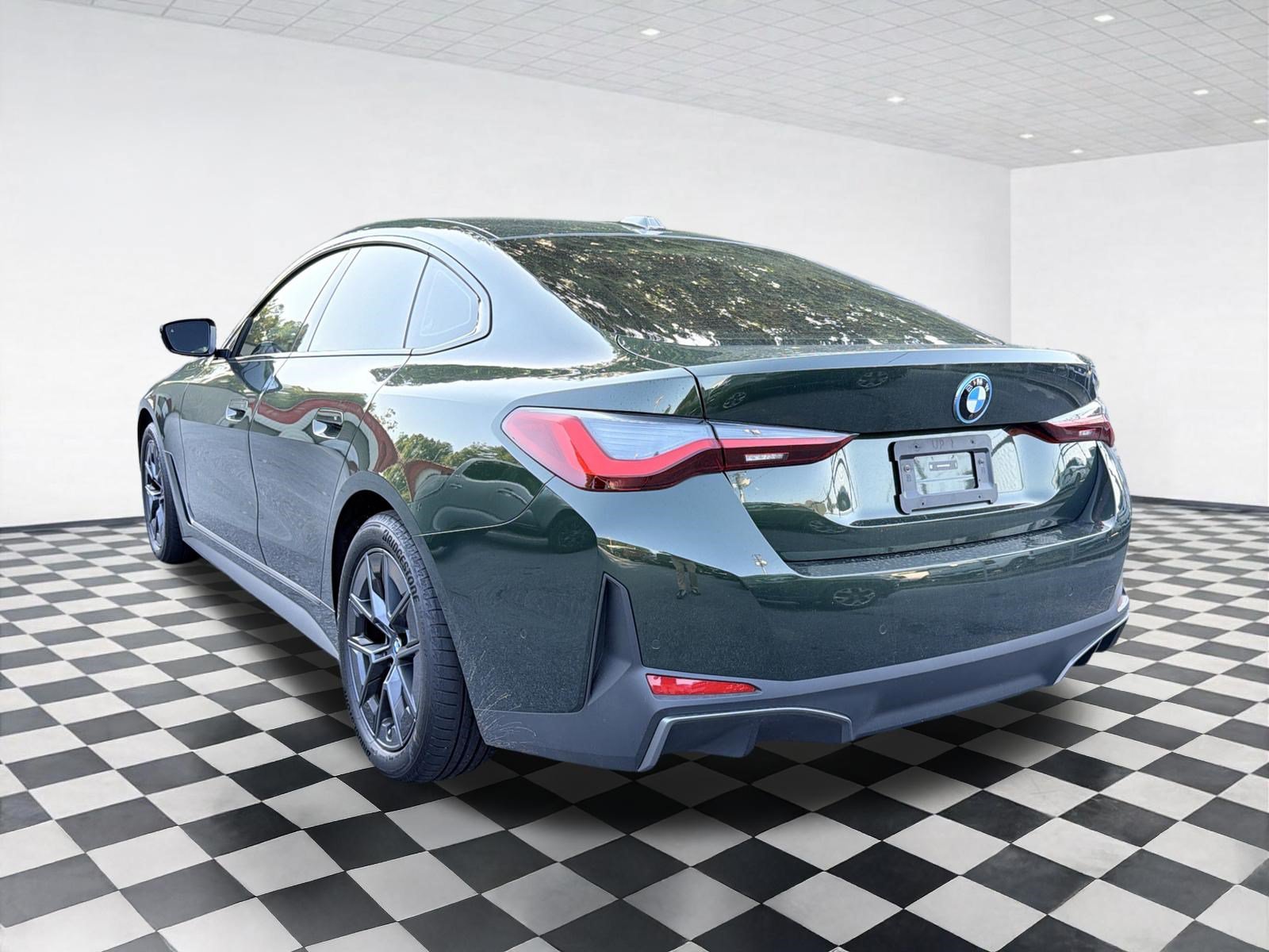 Used 2023 BMW i4 eDrive35 w/ Premium Package RWD image 6