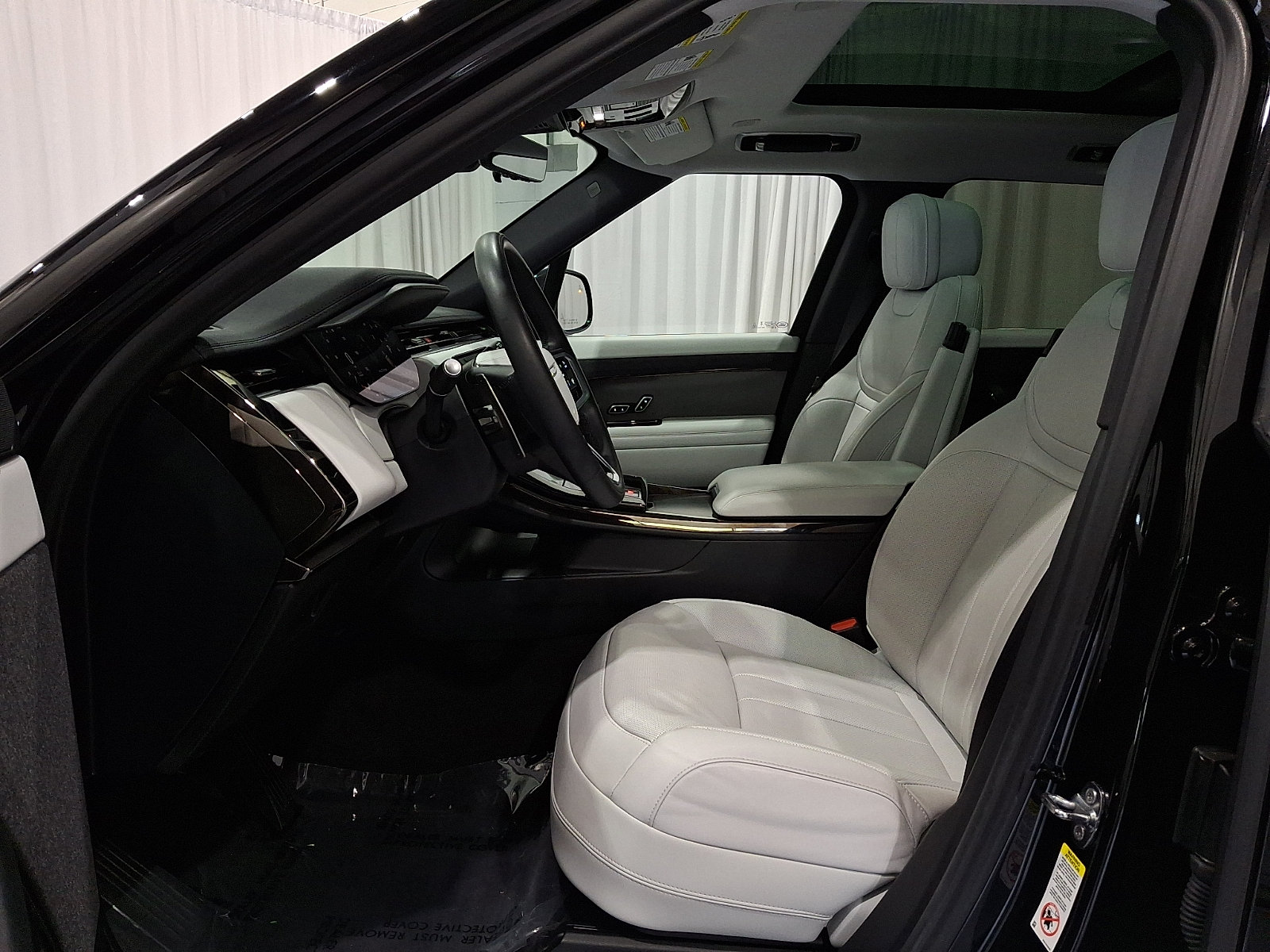 Certified 2024 Land Rover Range Rover Sport SE AWD/4WD image 12