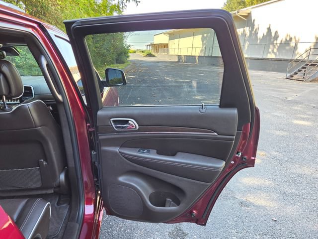 Used 2018 Jeep Grand Cherokee Overland AWD/4WD image 25